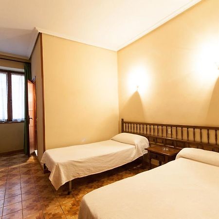 Pension Iberia Llanes Exteriör bild