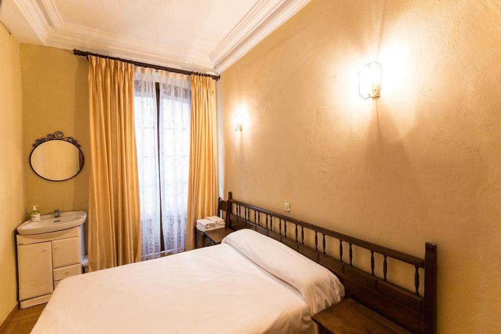 Pension Iberia Llanes Rum bild